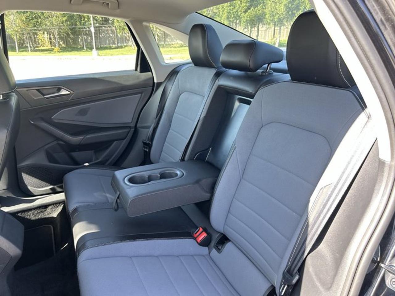 2025 Volkswagen Jetta Comfortline 2WD | No Accidents | Heated Steering Photo