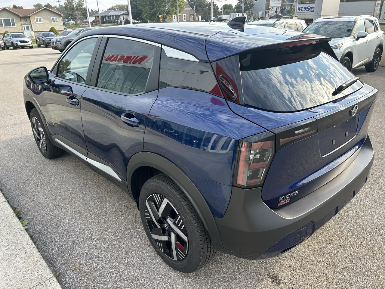 2027 Nissan Kicks SV FWD Photo