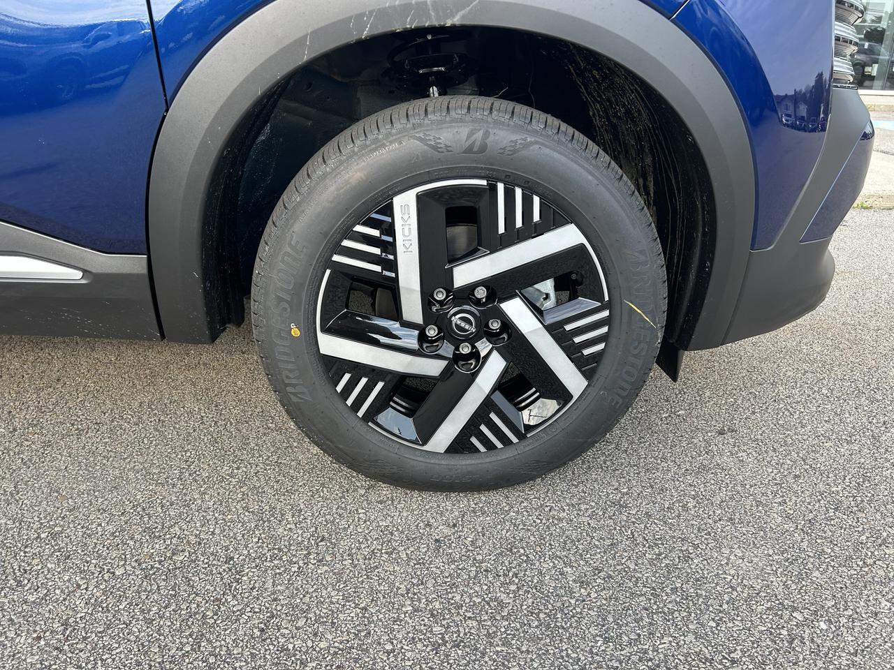 2027 Nissan Kicks SV FWD Photo