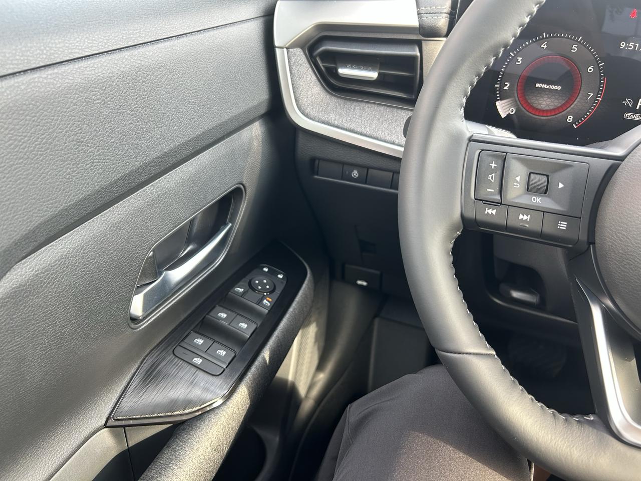 2027 Nissan Kicks SV FWD Photo