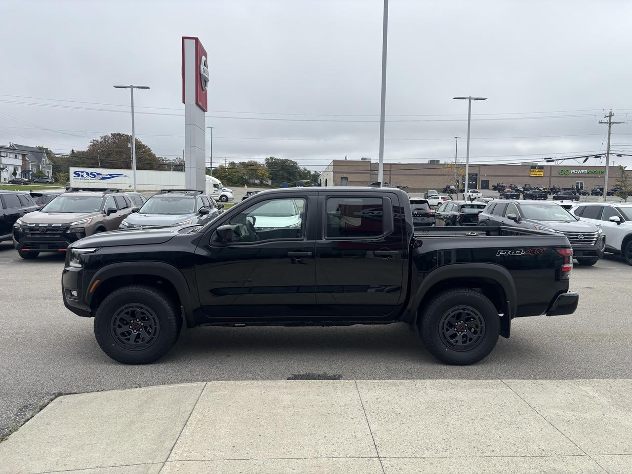 2027 Nissan Frontier Crew Cab PRO-4X LUXURY SWB Photo