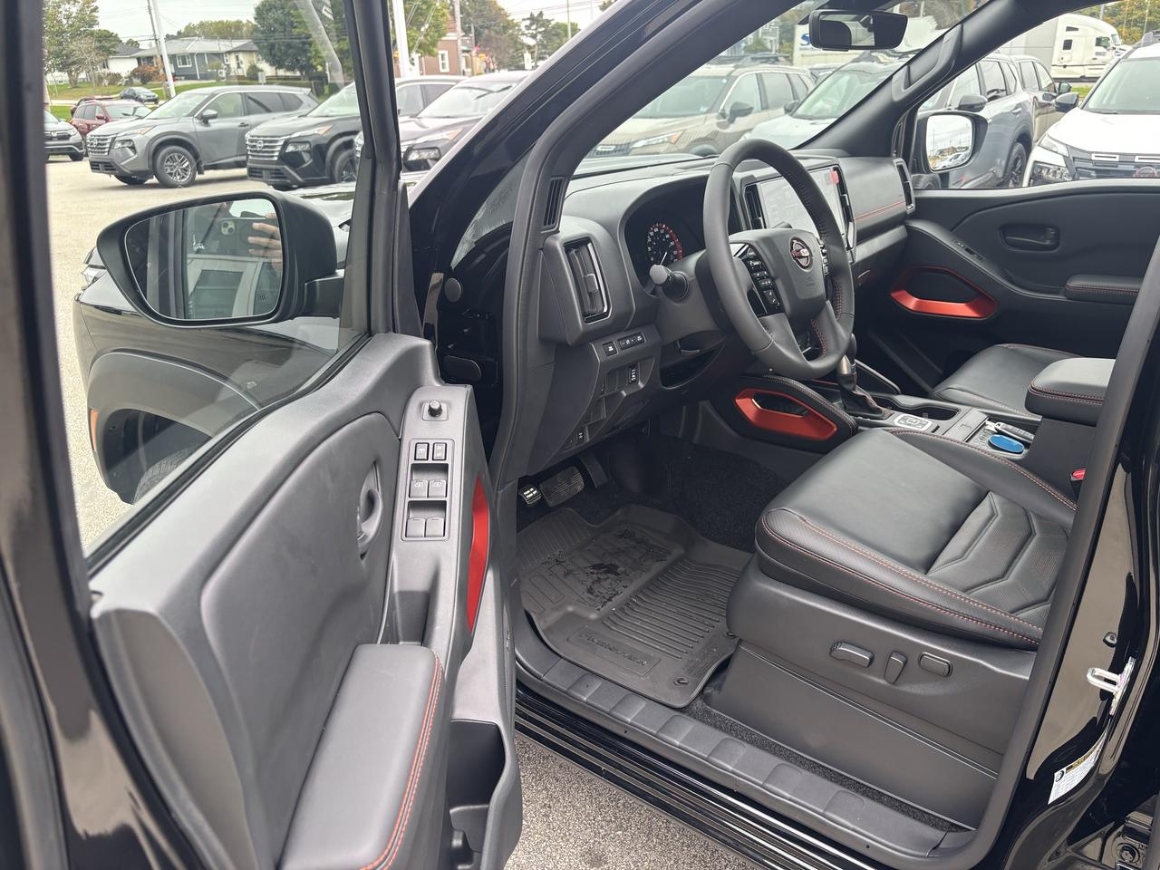 2027 Nissan Frontier Crew Cab PRO-4X LUXURY SWB Photo