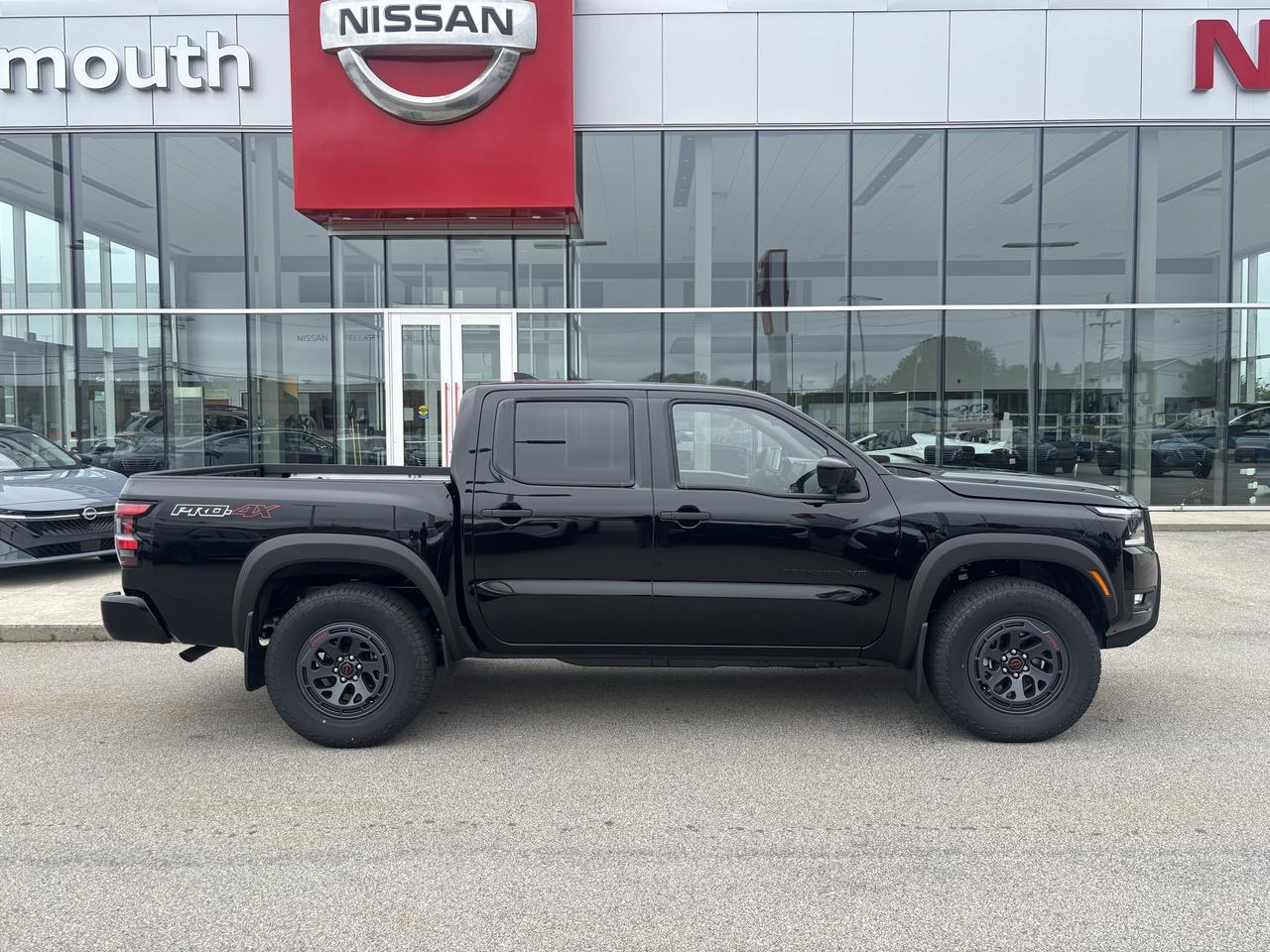 2027 Nissan Frontier Crew Cab PRO-4X LUXURY SWB Photo