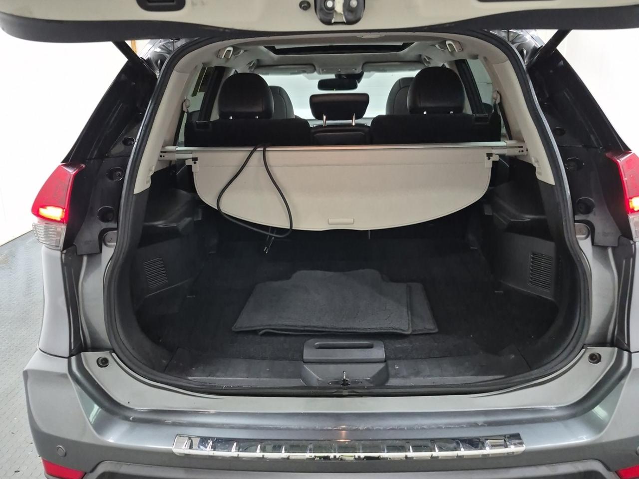2019 Nissan Rogue SL Photo