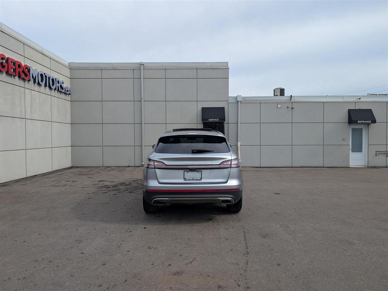 2022 Lincoln Nautilus RESERVE AWD - PANO ROOF - NAVI - TECH FEATS Photo3
