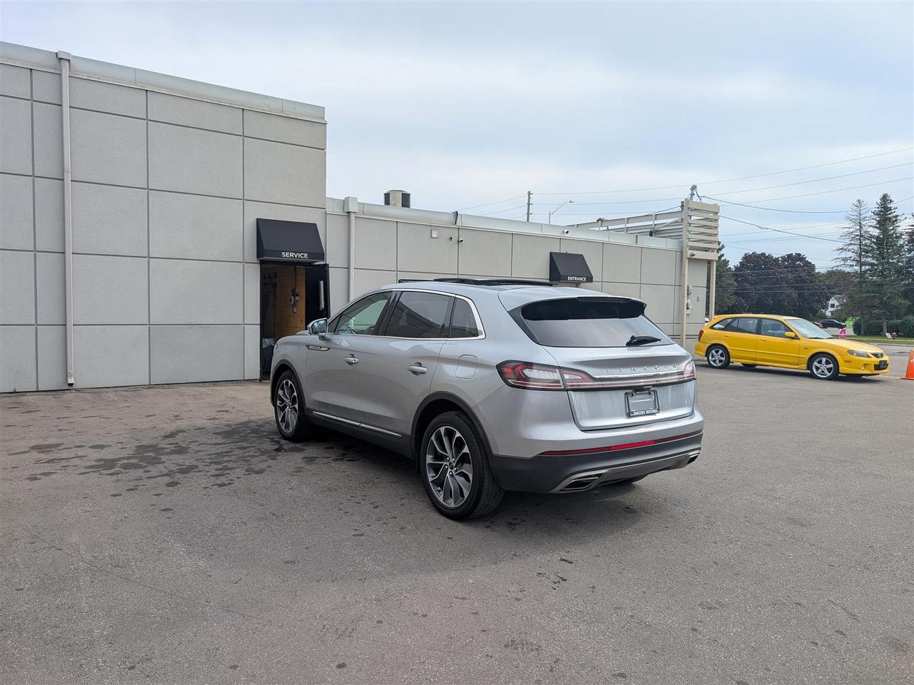 2022 Lincoln Nautilus RESERVE AWD - PANO ROOF - NAVI - TECH FEATS Photo2