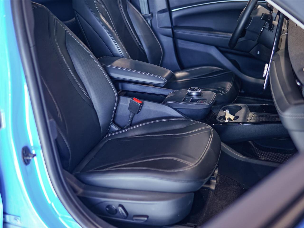 2023 Ford Mustang Mach-E PREMIUM AWD | SUNROOF | LEATHER | NO ACCIDENTS Photo