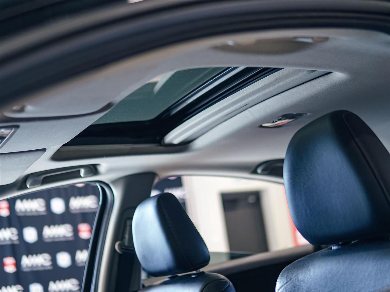 2016 Honda HR-V EX-L | NAV | LEATHER | SUNROOF | NO ACCIDENTS Photo