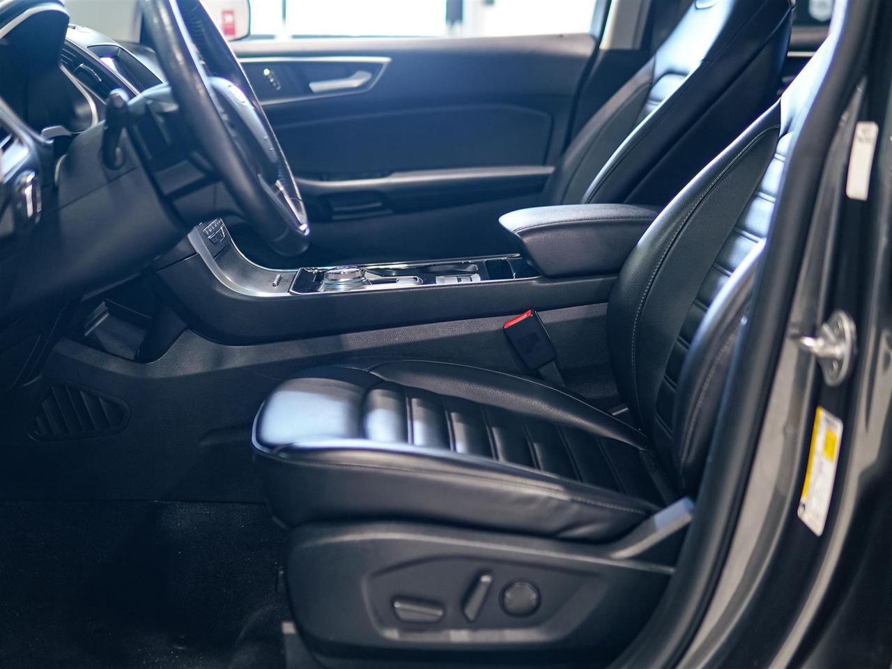 2020 Ford Edge SEL AWD | LEATHER | NAV | BLACK RIMS | NO ACCIDENTS Photo