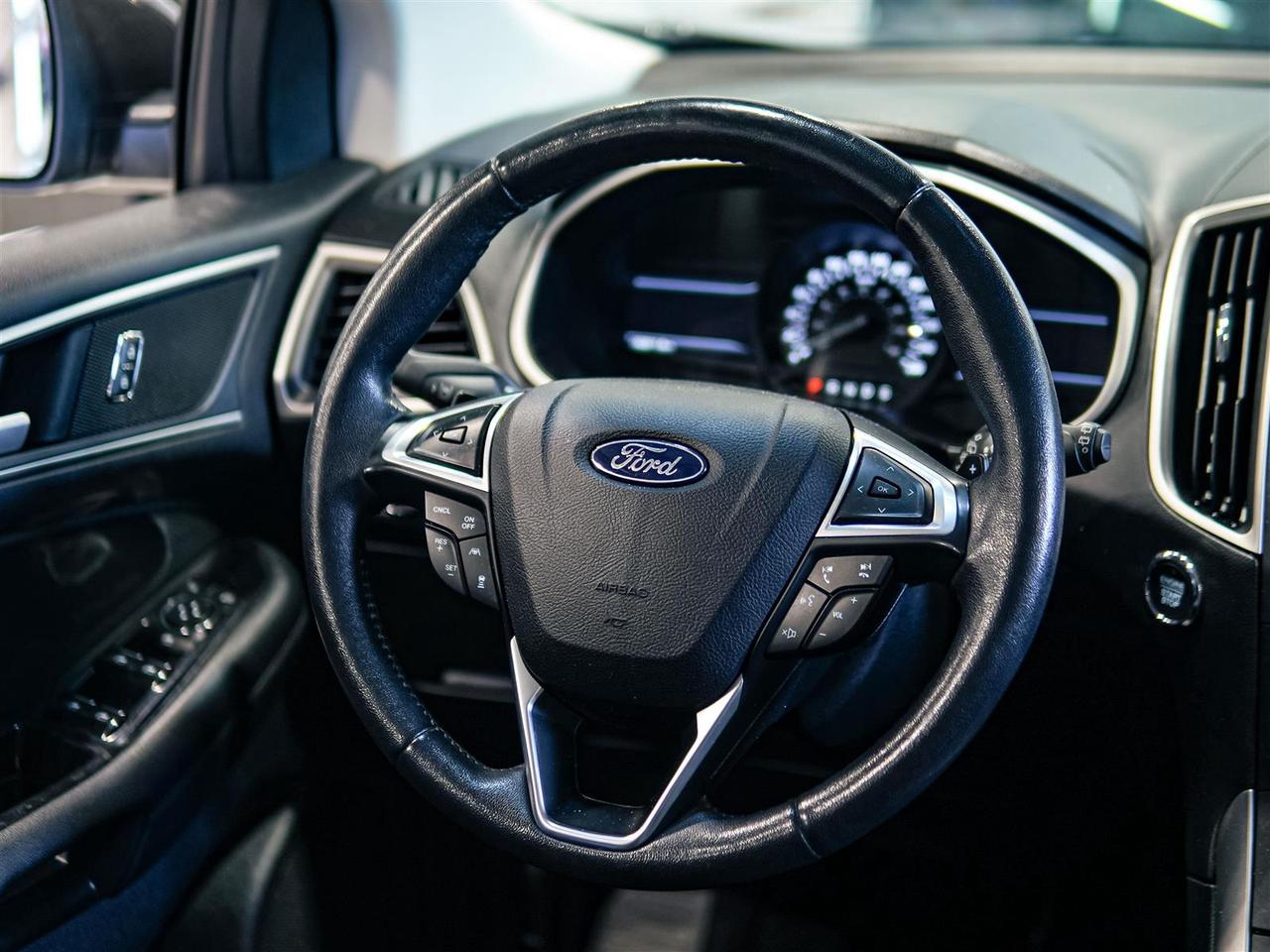 2020 Ford Edge SEL AWD | LEATHER | NAV | BLACK RIMS | NO ACCIDENTS Photo