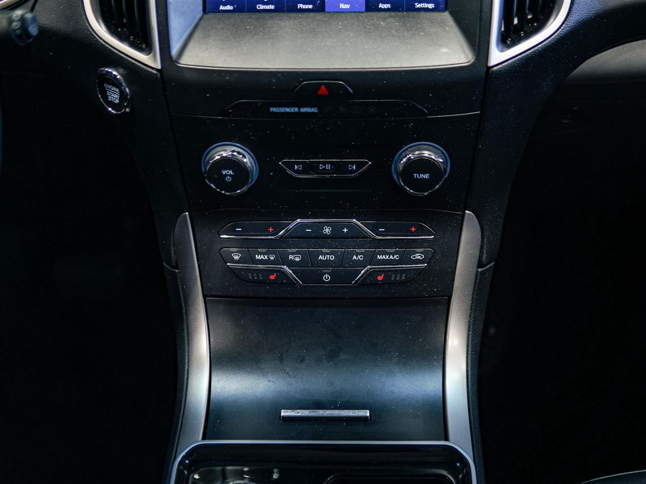 2020 Ford Edge SEL AWD | LEATHER | NAV | BLACK RIMS | NO ACCIDENTS Photo
