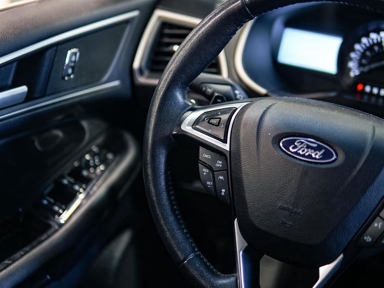2020 Ford Edge SEL AWD | LEATHER | NAV | BLACK RIMS | NO ACCIDENTS Photo