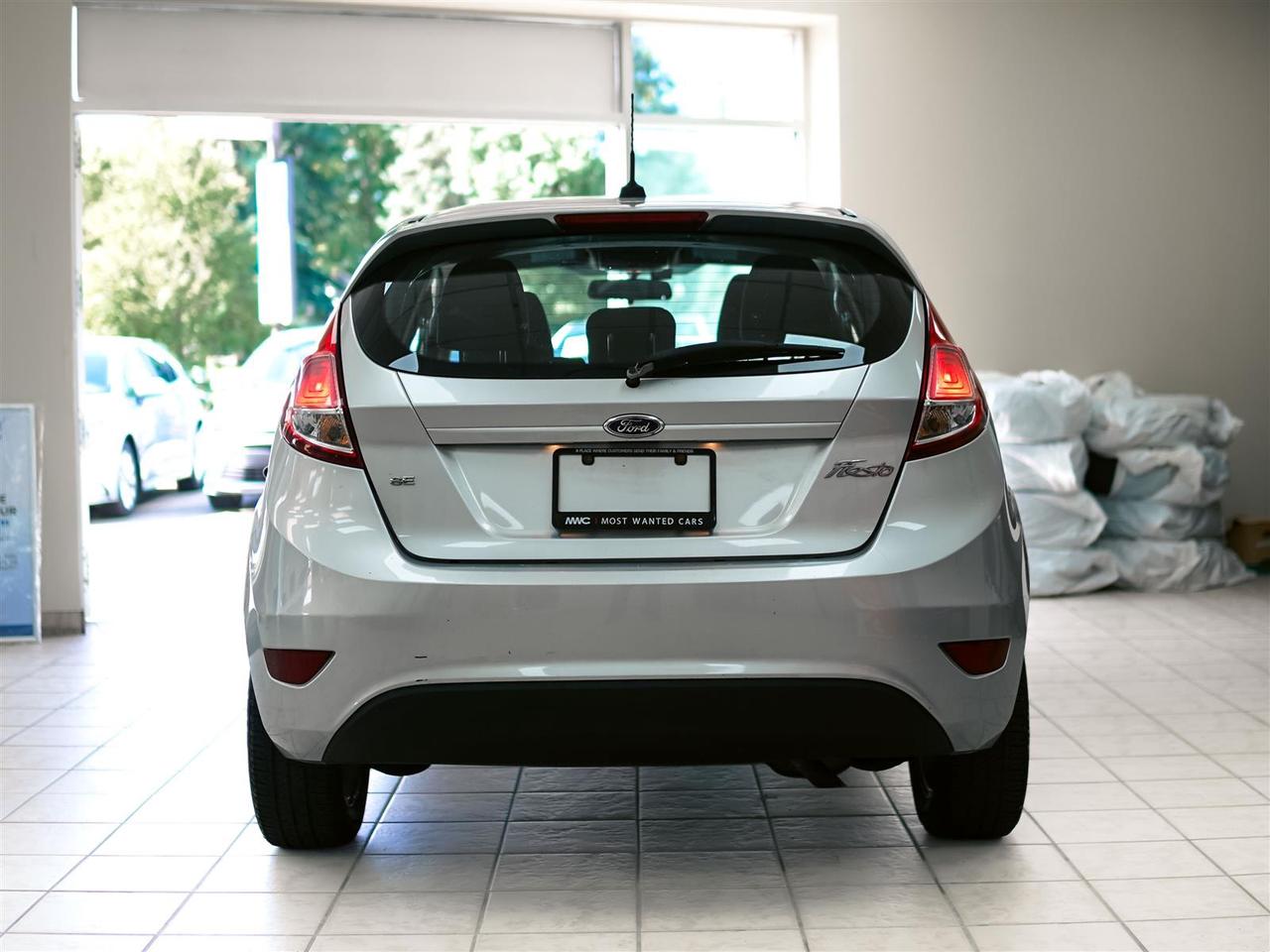 2015 Ford Fiesta SE | HEATED SEATS | BLUETOOTH | NO ACCIDENTS Photo