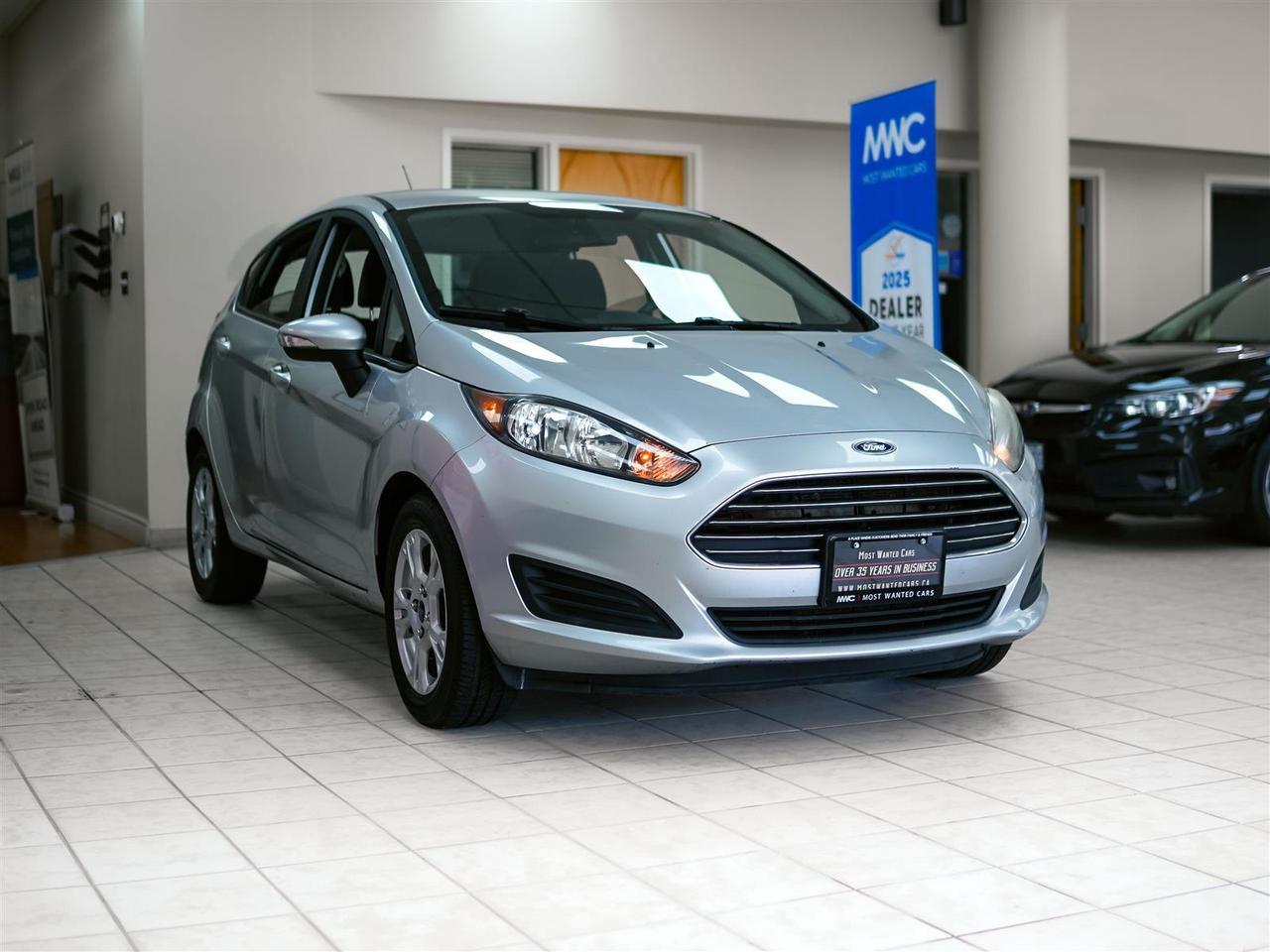 2015 Ford Fiesta SE | HEATED SEATS | BLUETOOTH | NO ACCIDENTS Photo3