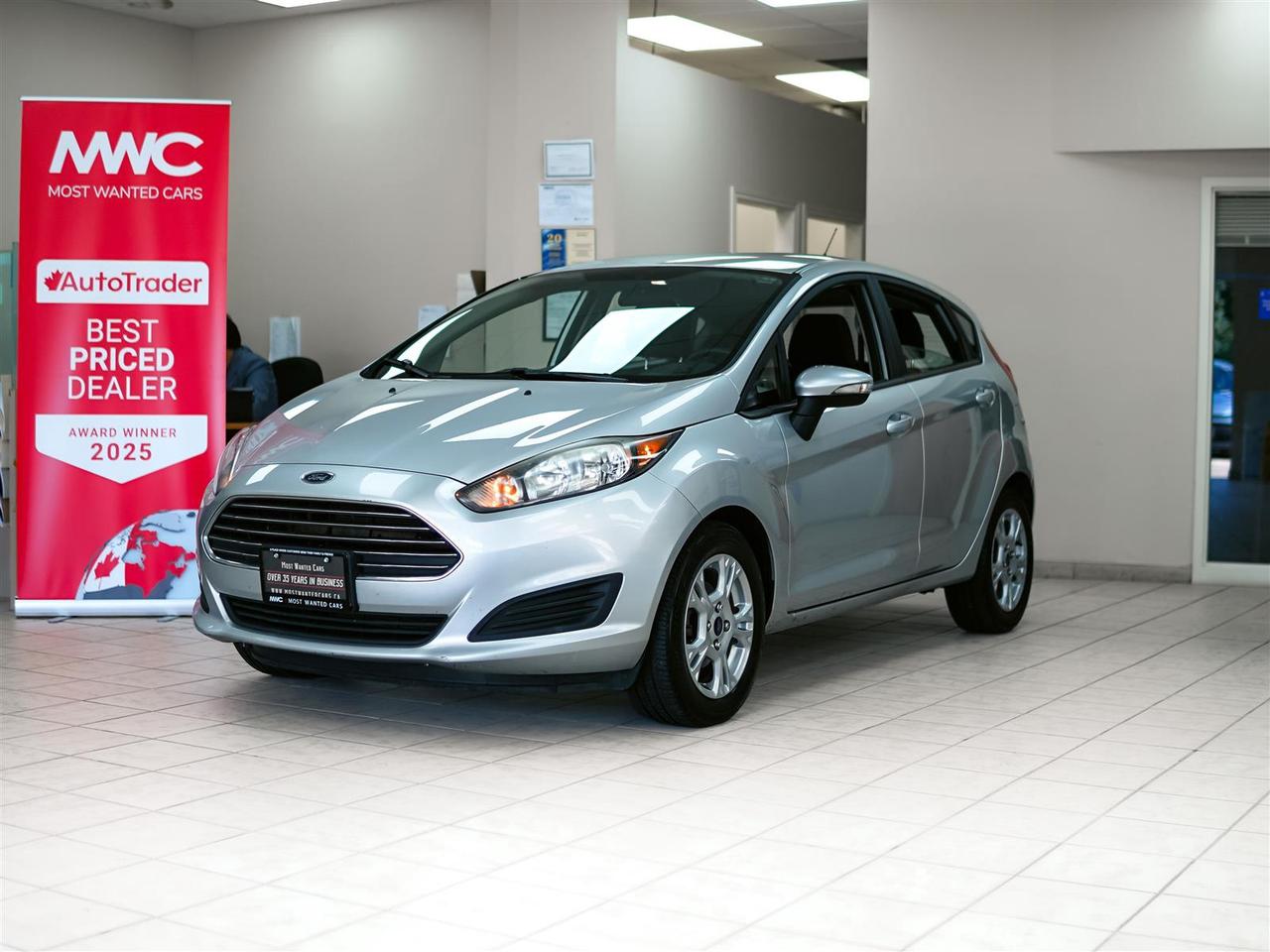 2015 Ford Fiesta SE | HEATED SEATS | BLUETOOTH | NO ACCIDENTS Photo