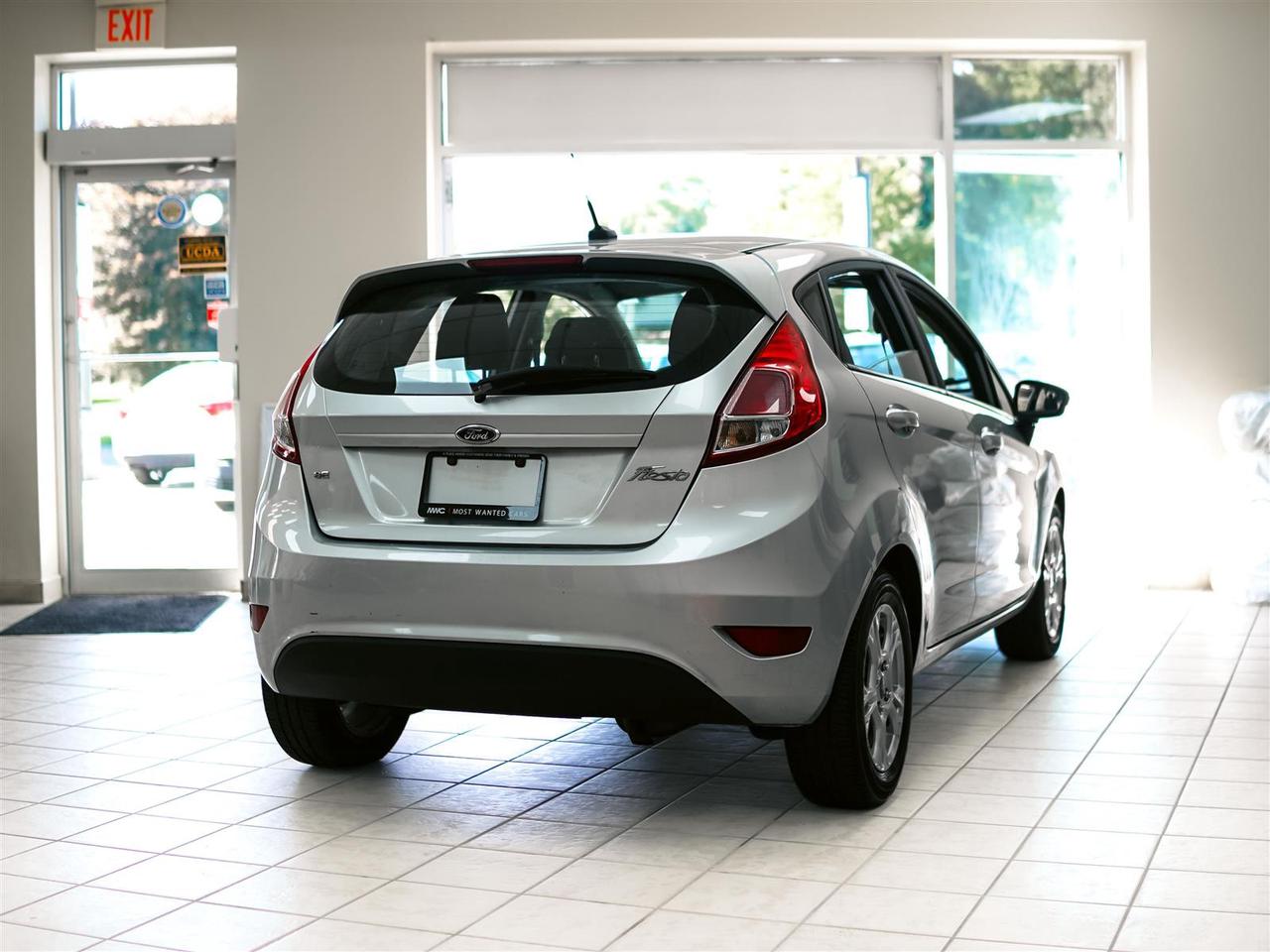 2015 Ford Fiesta SE | HEATED SEATS | BLUETOOTH | NO ACCIDENTS Photo