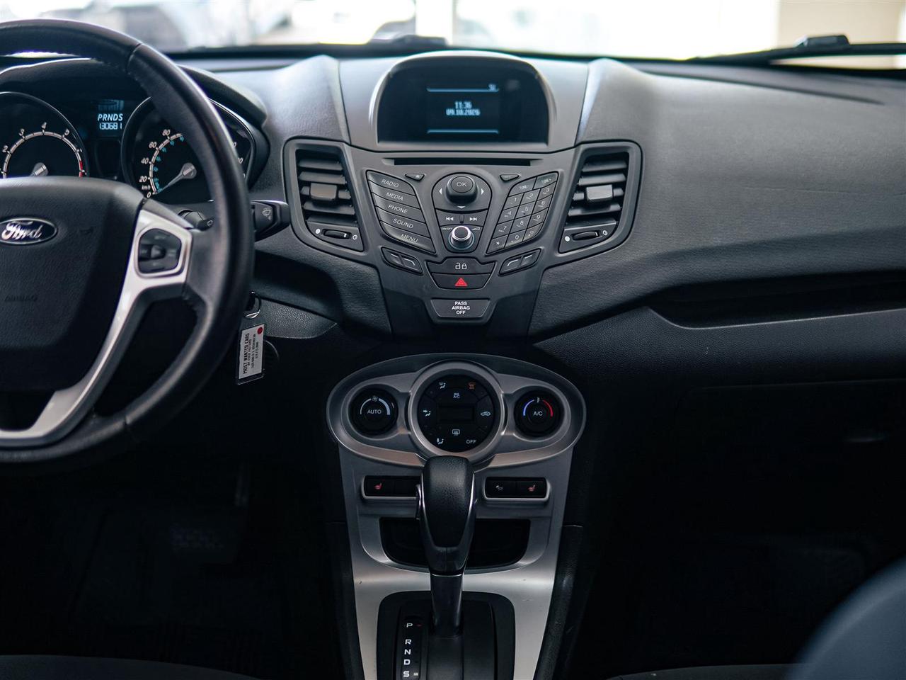 2015 Ford Fiesta SE | HEATED SEATS | BLUETOOTH | NO ACCIDENTS Photo