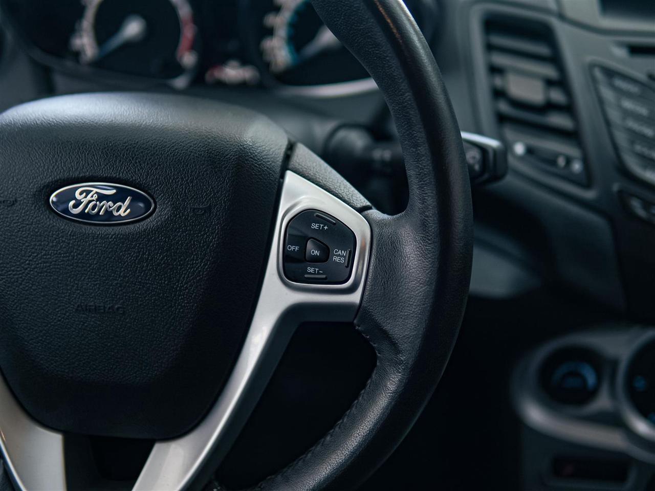 2015 Ford Fiesta SE | HEATED SEATS | BLUETOOTH | NO ACCIDENTS Photo