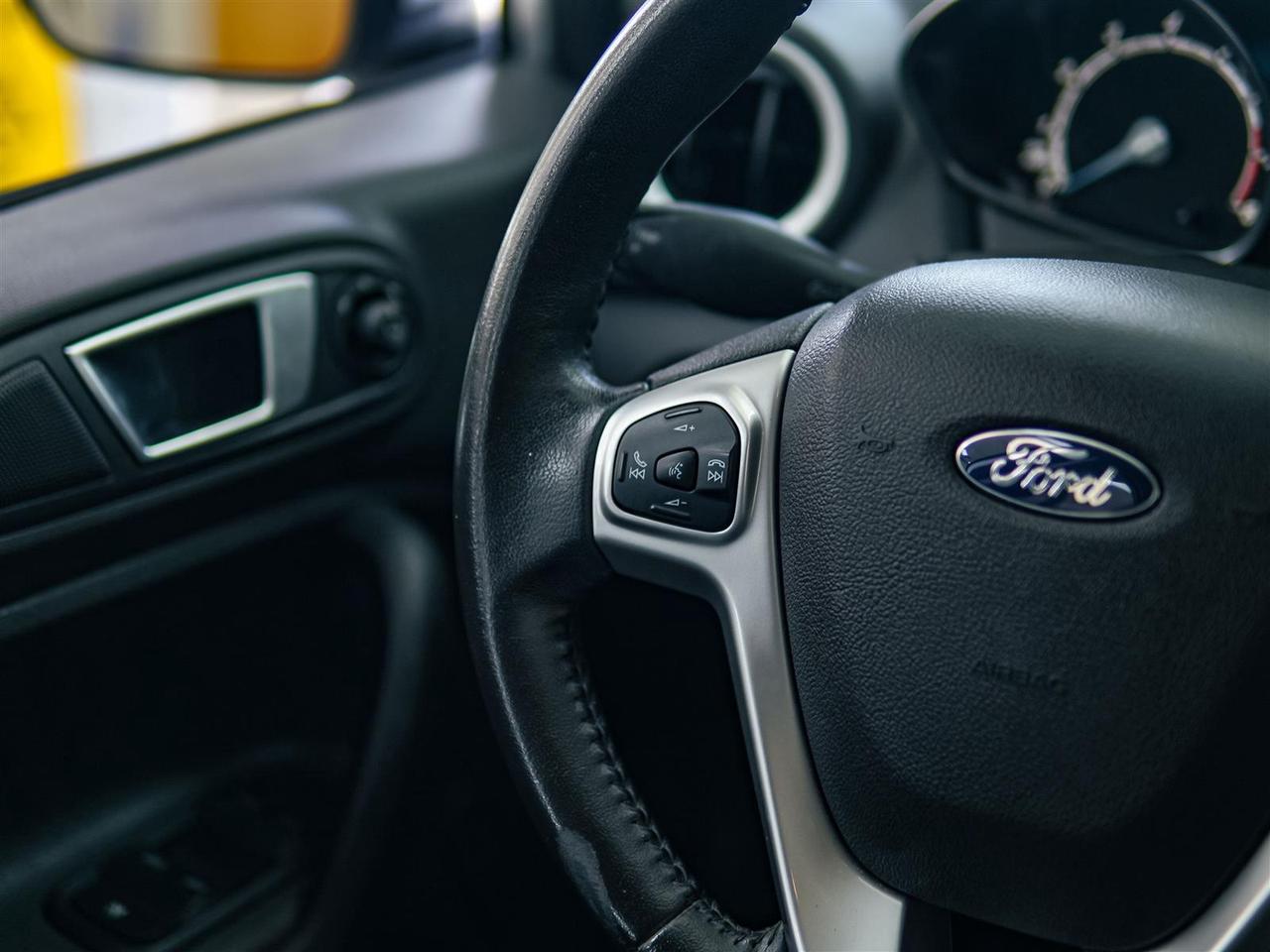 2015 Ford Fiesta SE | HEATED SEATS | BLUETOOTH | NO ACCIDENTS Photo