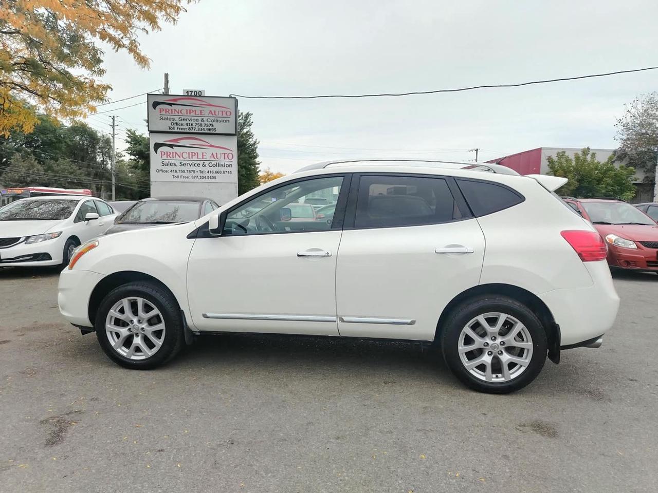 2012 Nissan Rogue SV Photo1