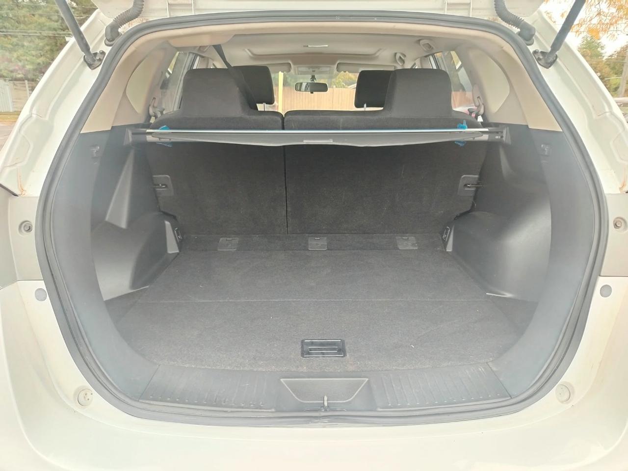2012 Nissan Rogue SV Photo