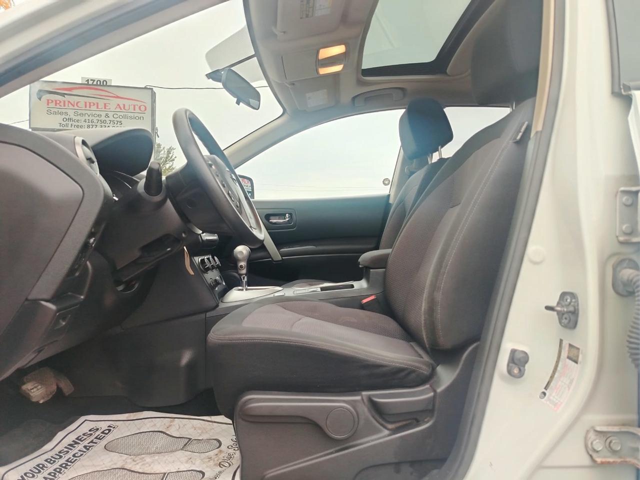 2012 Nissan Rogue SV Photo