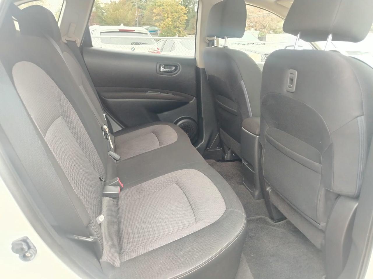 2012 Nissan Rogue SV Photo