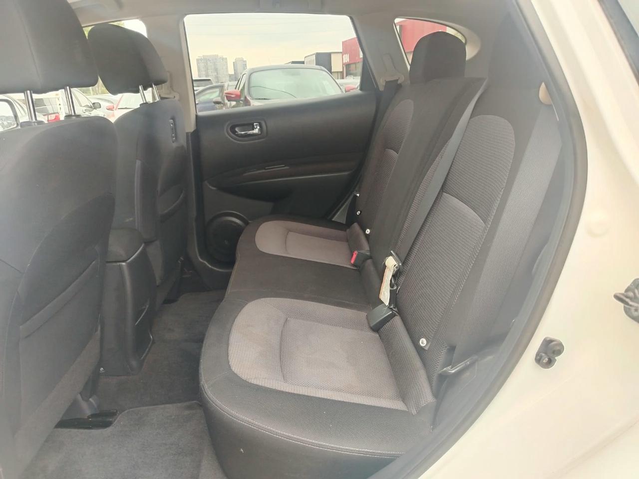2012 Nissan Rogue SV Photo