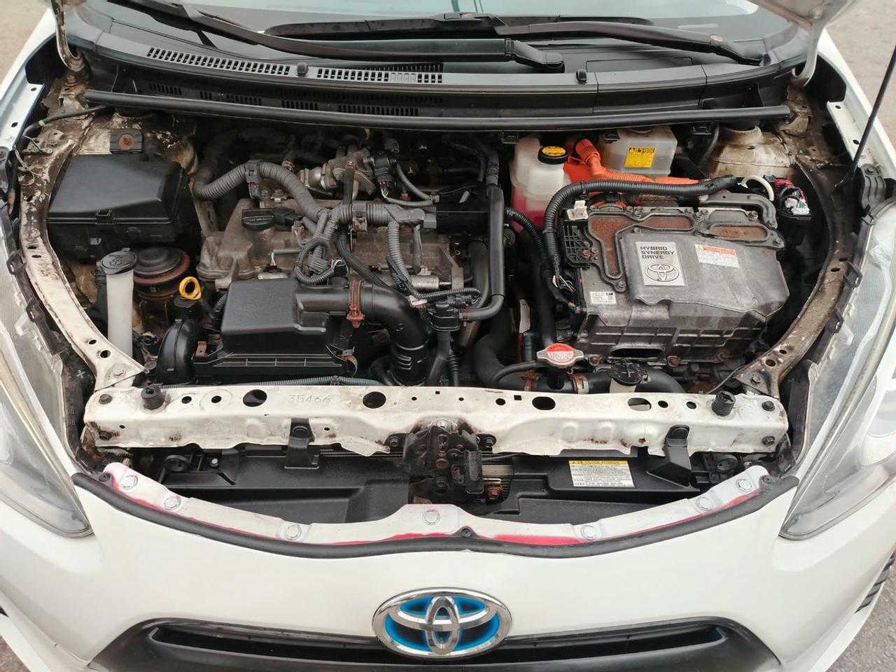 2016 Toyota Prius c C Photo