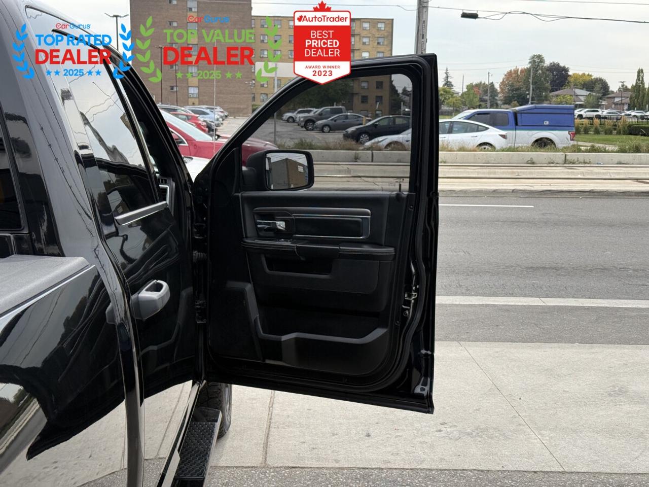 2021 RAM 1500 Classic WARLOCK | ONE OWNER | REMOTE START | CARPLAY Photo