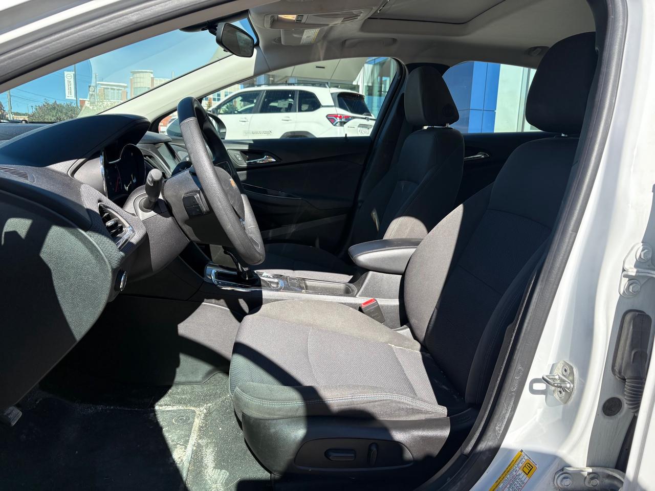 2018 Chevrolet Cruze LT AUTO Photo