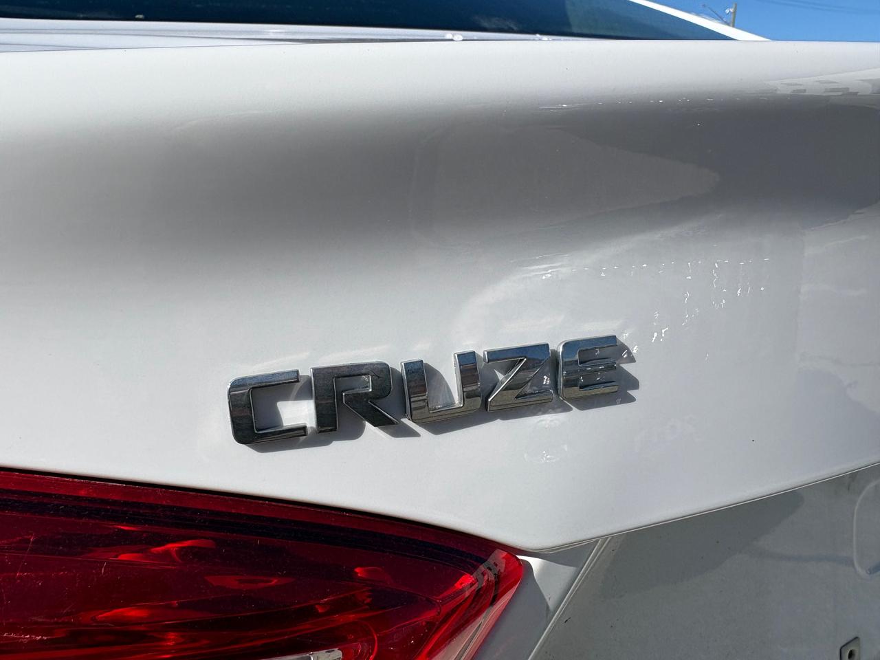 2018 Chevrolet Cruze LT AUTO Photo