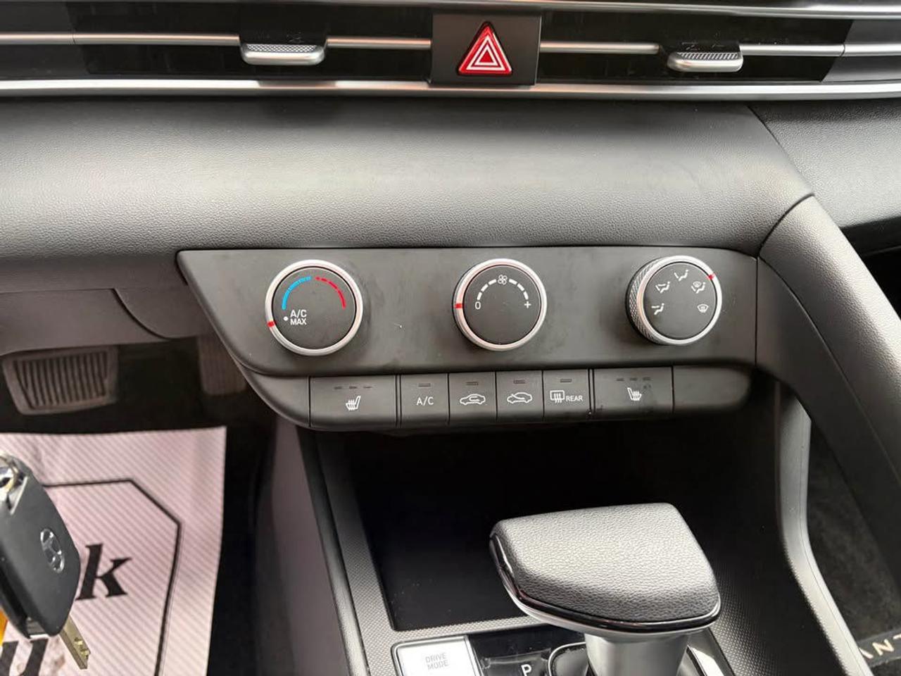 2025 Hyundai Elantra SEL - Photo #11