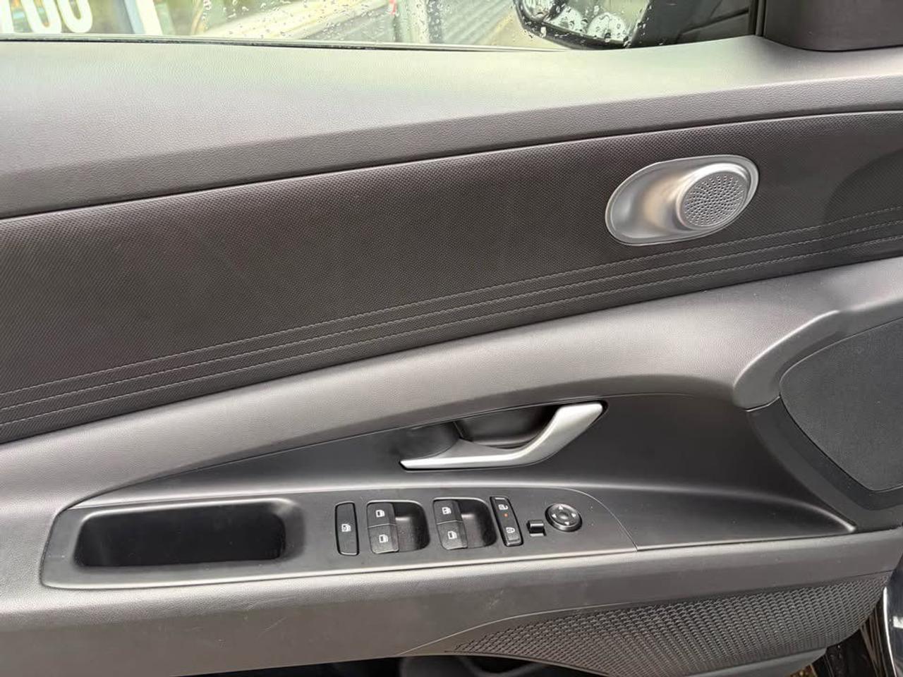 2025 Hyundai Elantra SEL Photo