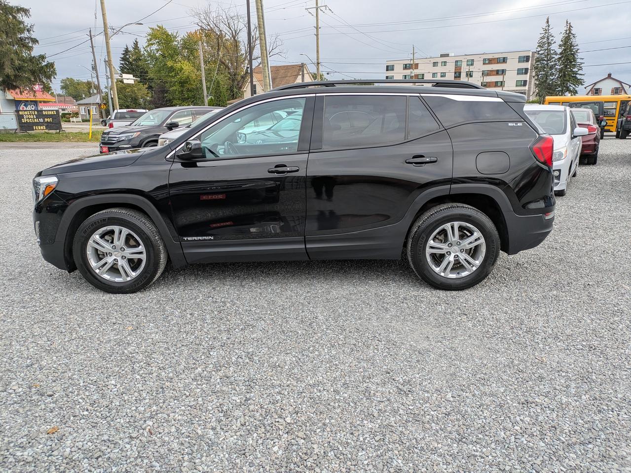 2020 GMC Terrain FWD 4DR SLE Photo1