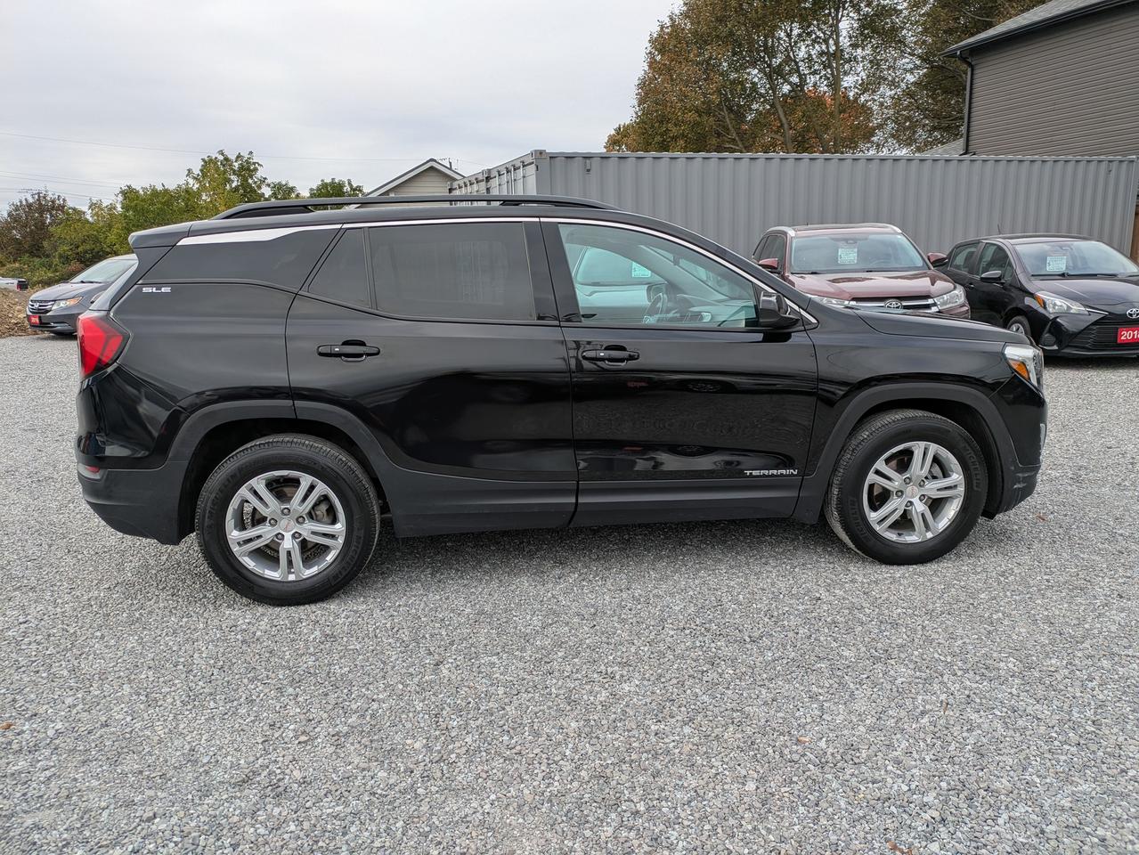 2020 GMC Terrain FWD 4DR SLE Photo