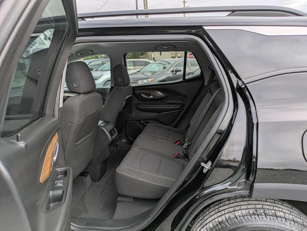 2020 GMC Terrain FWD 4DR SLE Photo