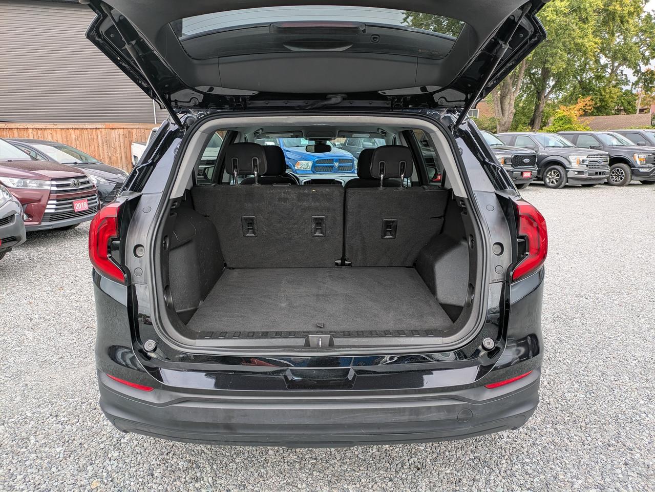 2020 GMC Terrain FWD 4DR SLE Photo