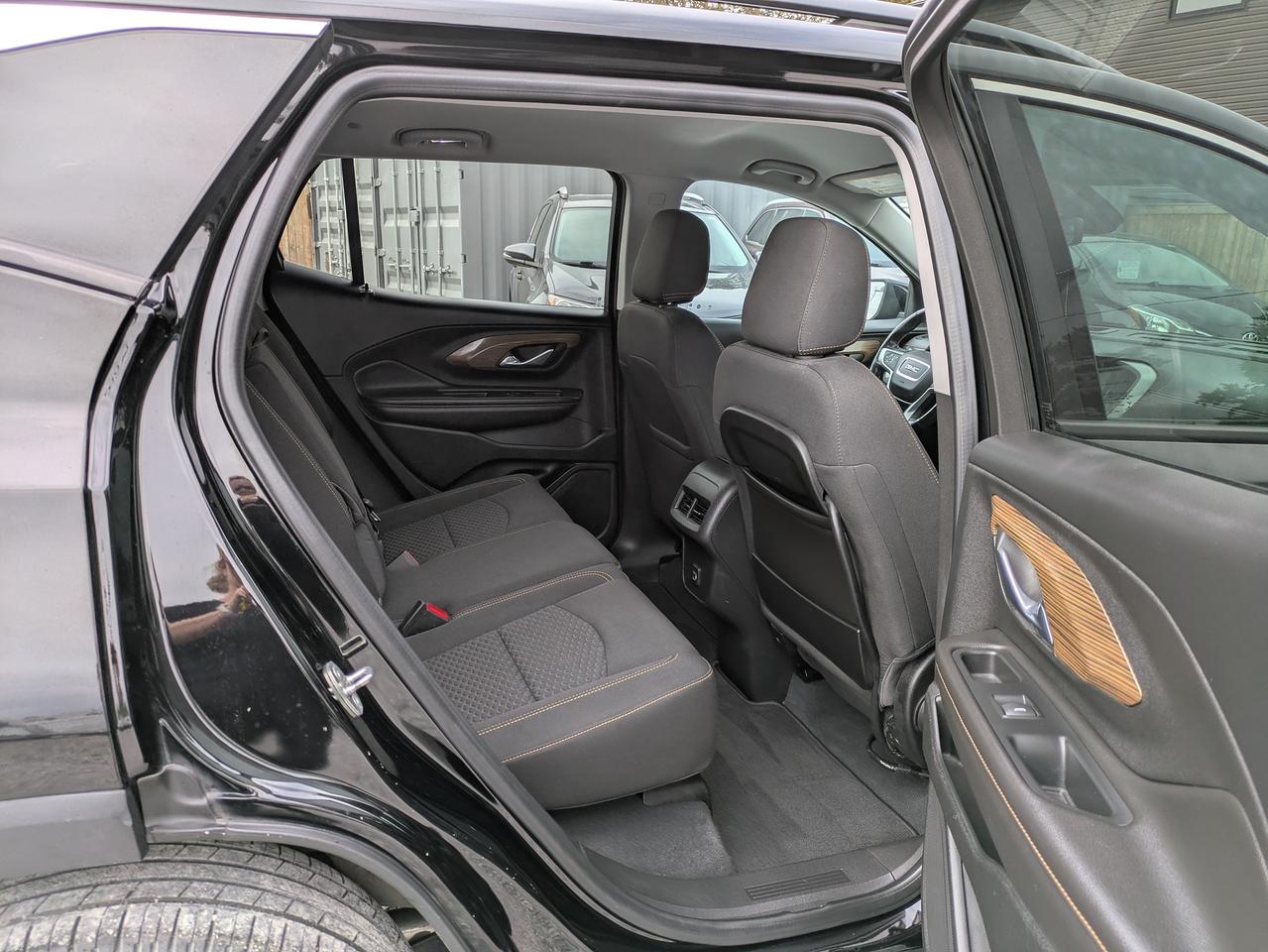 2020 GMC Terrain FWD 4DR SLE Photo