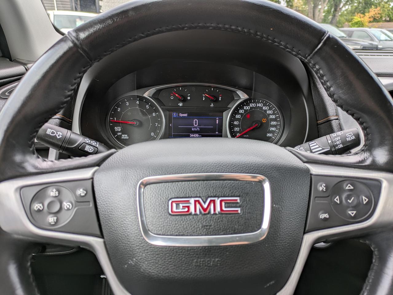 2020 GMC Terrain FWD 4DR SLE Photo