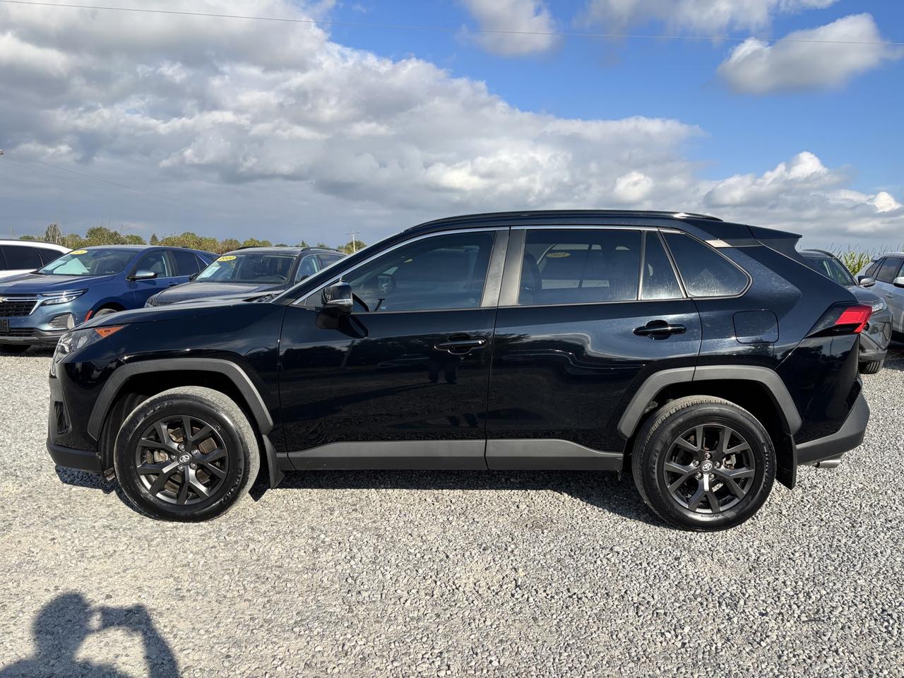 2021 Toyota RAV4 LE ~CLEAN CARFAX~1 OWNER~CERTIFIED~ Photo1