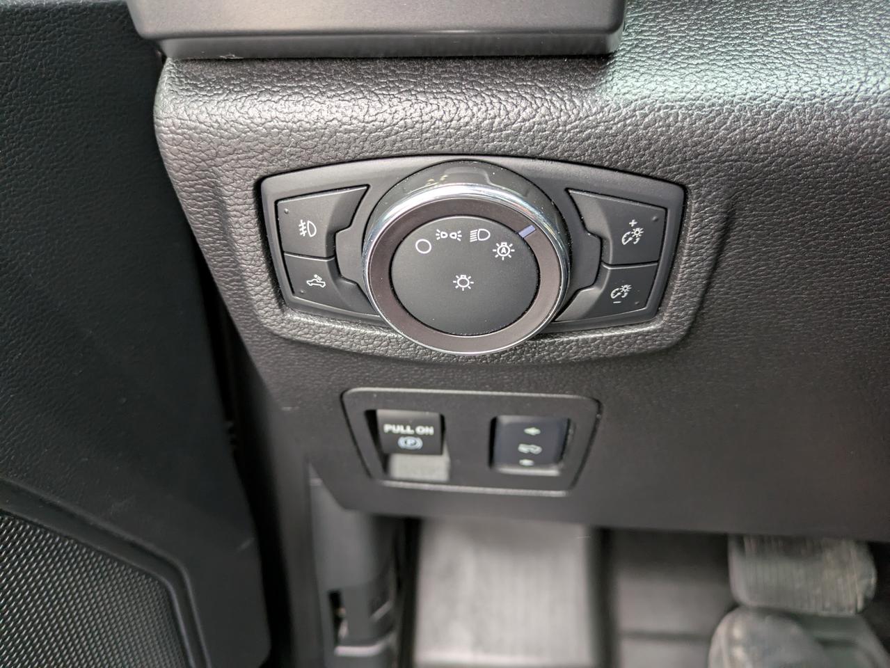 2018 Ford F-150 XLT 4WD SuperCrew 5.5' Box Photo