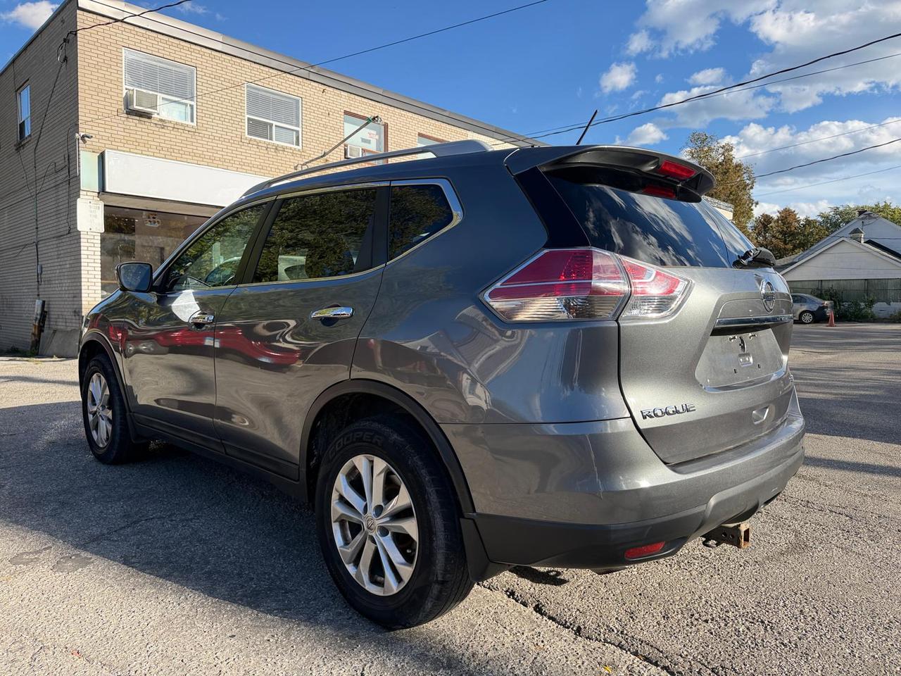 2016 Nissan Rogue SV Photo