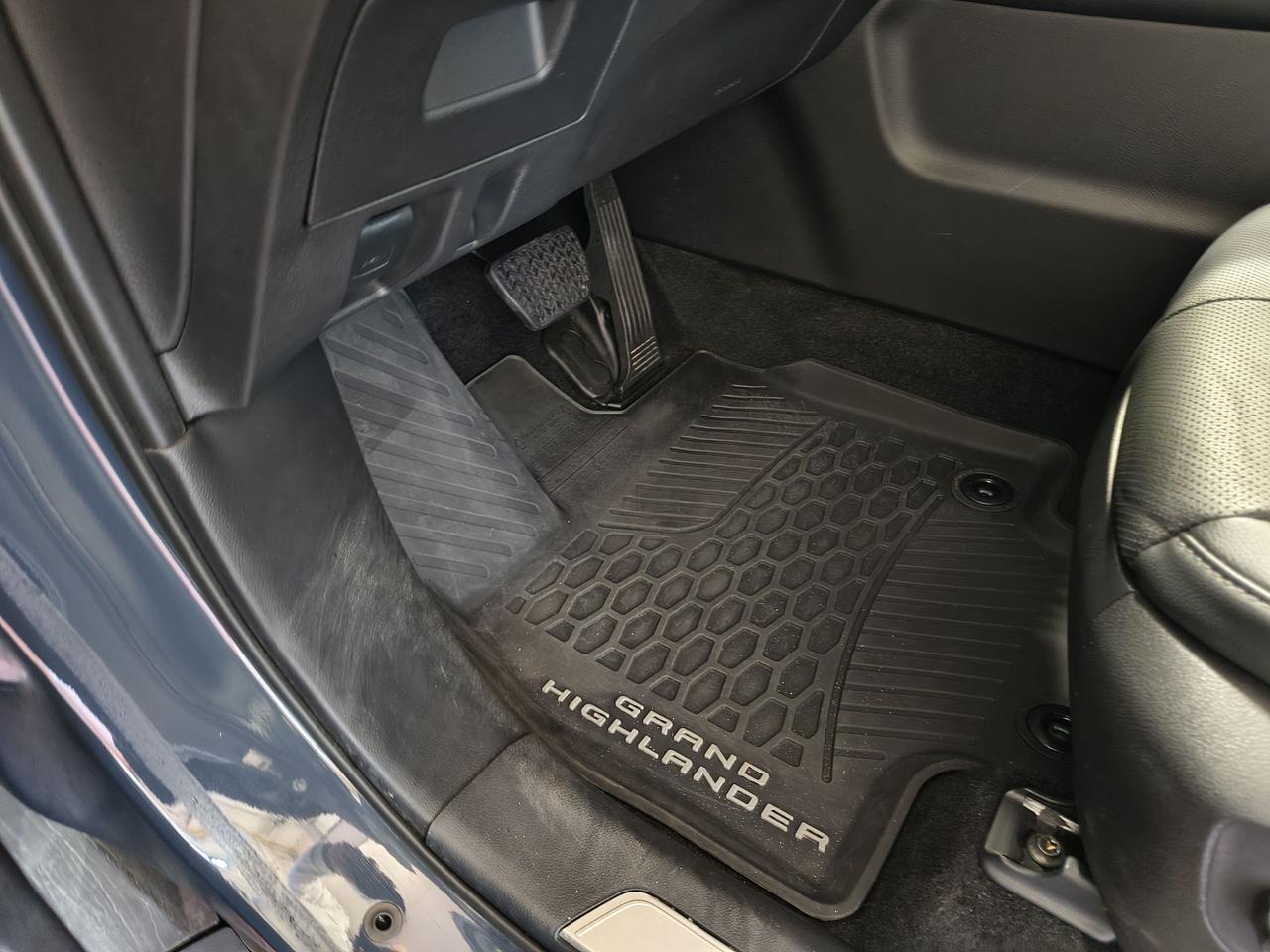 2025 Toyota Grand Highlander Hybrid Limited Photo0