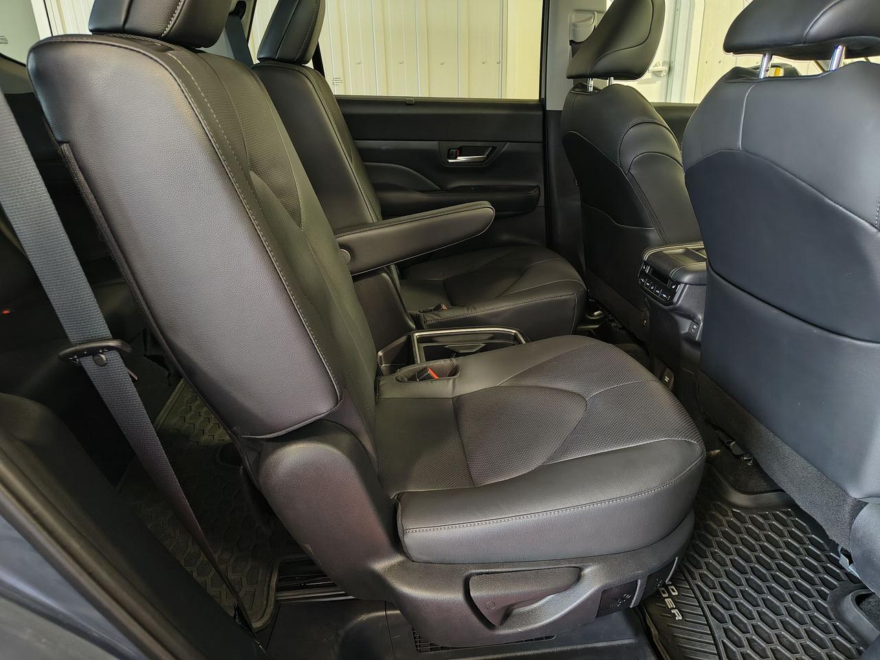2025 Toyota Grand Highlander Hybrid Limited Photo0