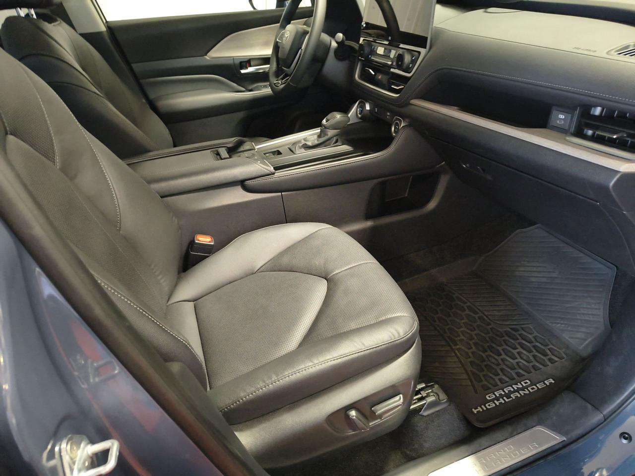 2025 Toyota Grand Highlander Hybrid Limited Photo