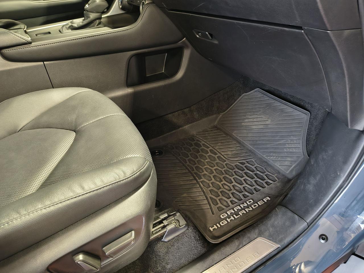 2025 Toyota Grand Highlander Hybrid Limited Photo0