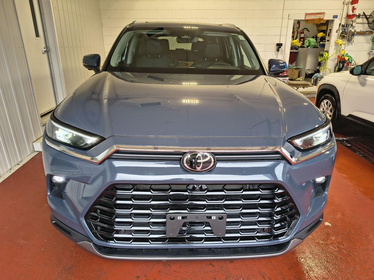 2025 Toyota Grand Highlander Hybrid Limited Photo