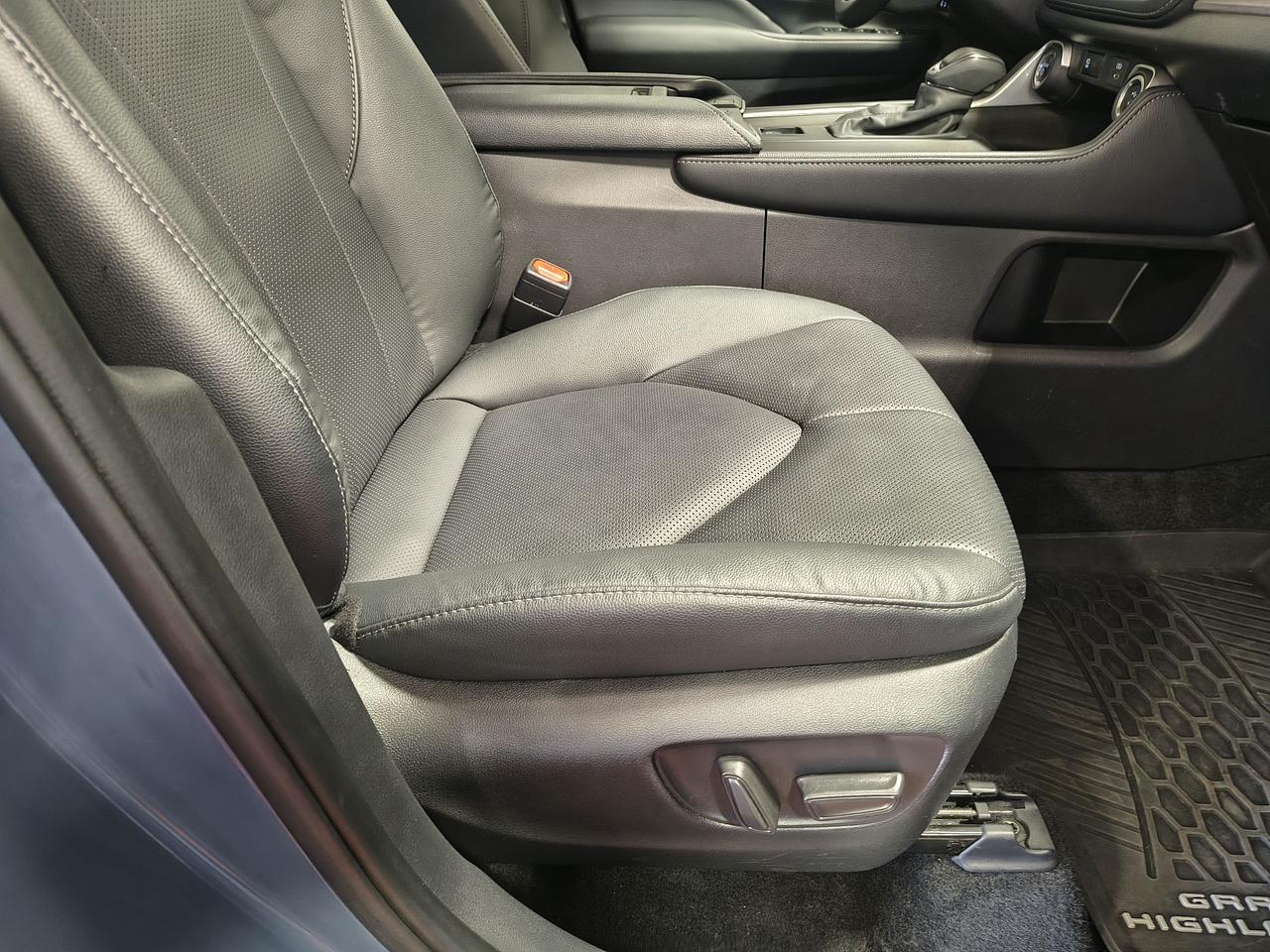 2025 Toyota Grand Highlander Hybrid Limited Photo0