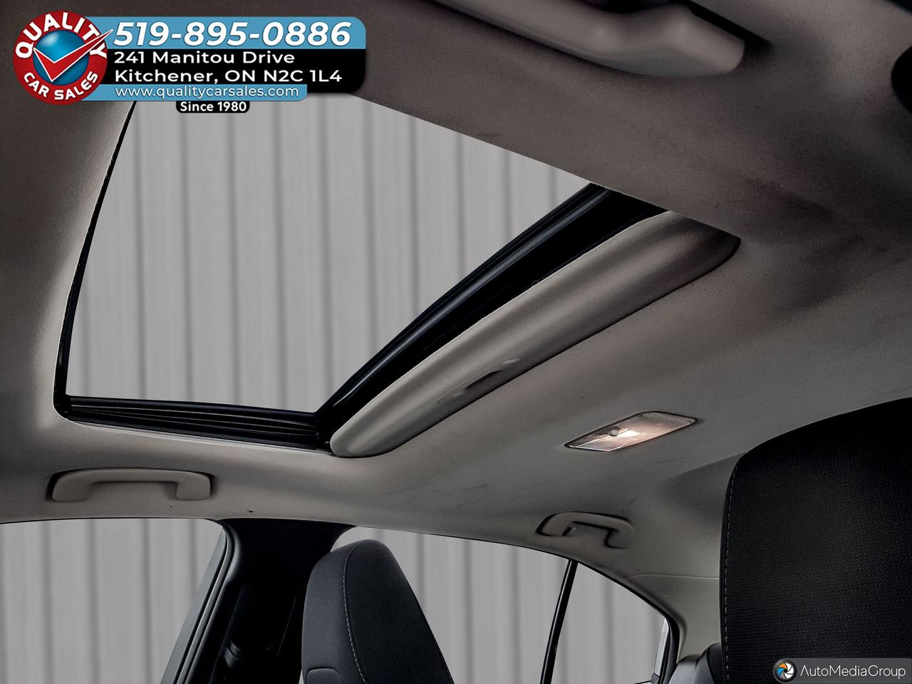2020 Toyota Corolla LE *SUNROOF* Photo